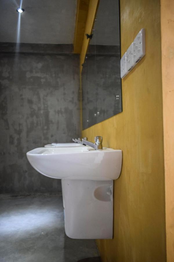 Bunk 15 Hiriketiya Hostel ดิคเวลลา ภายนอก รูปภาพ